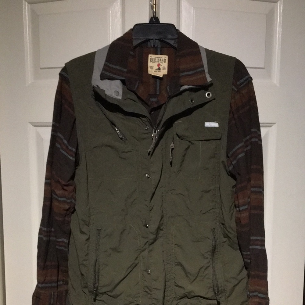 Columbia men’s activity vest/redhead flannel